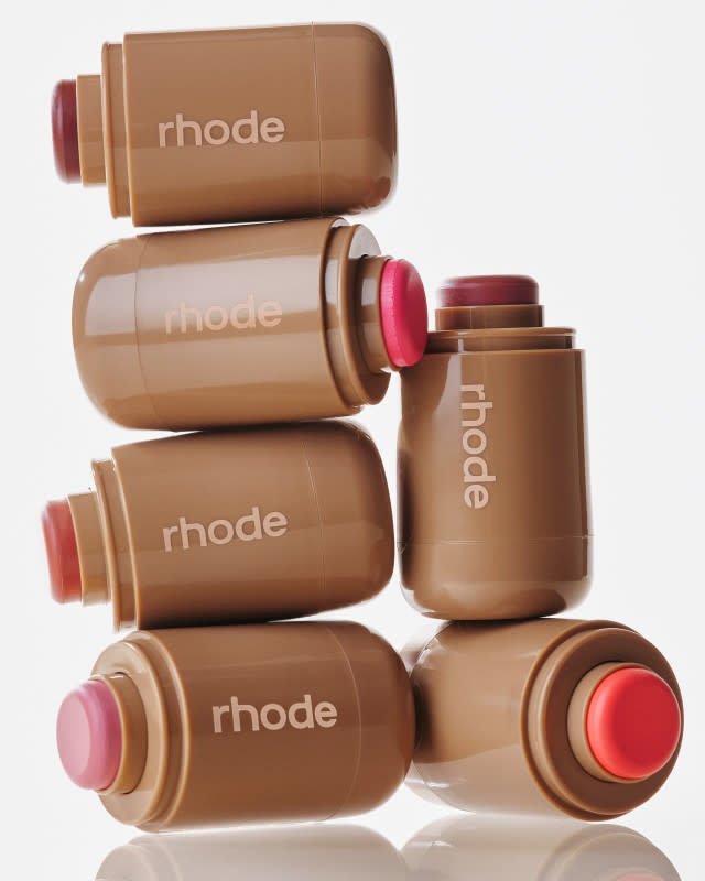 Rhode Pocket Blush Stick Evoraa.Pk